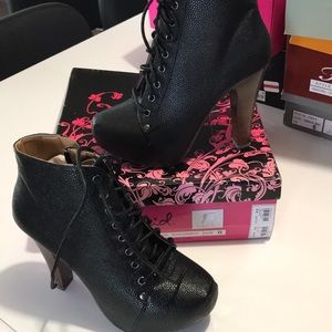 Women’s boots